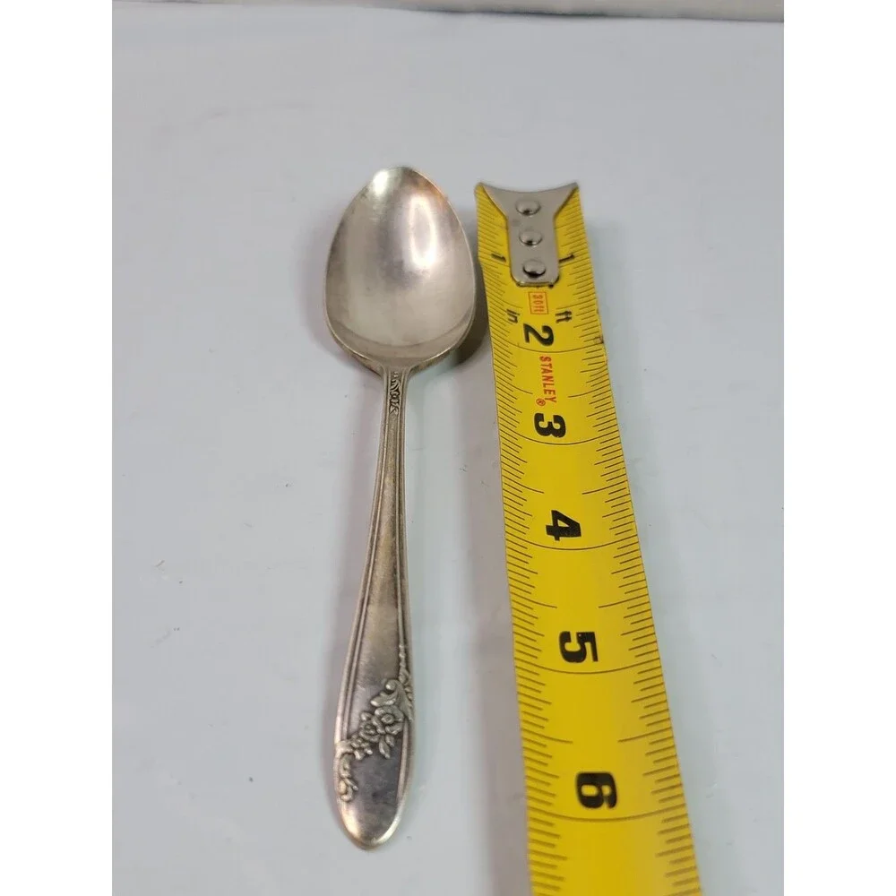 Vintage 1946 Oneida Community Tudor Plate Queen Bess II Silverplate Spoon